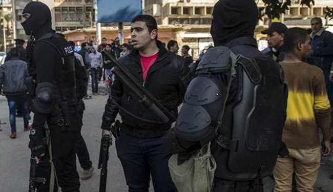 مقتل 4 اشخاص بينهم ضابط وجندي في مصر