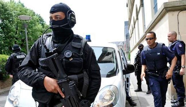 فرنسا: تفكيك شبكة ارهابية متخصصة بتجنيد المقاتلين لـ
