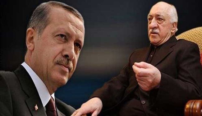 غولن: أردوغان استأثر بالسلطة وأسس 