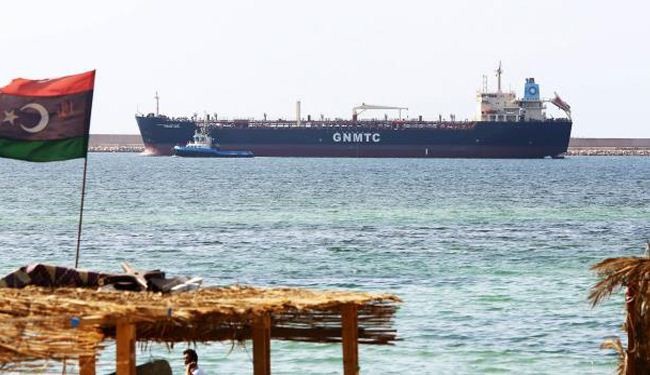 الجزائر تطالب أوبك بخفض إنتاج النفط