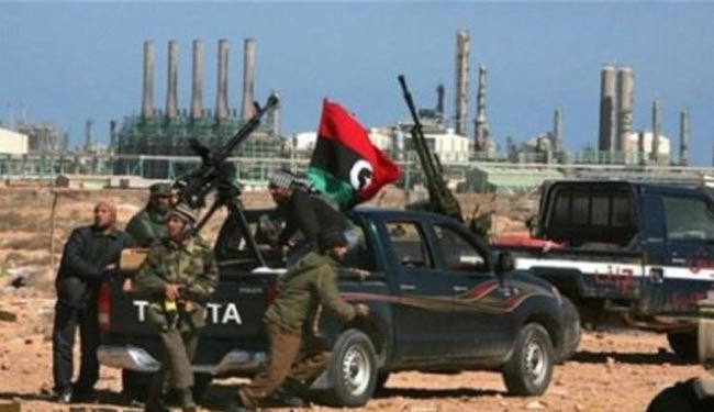 سلاح الجو الليبي يقصف مخزناً لذخيرة 