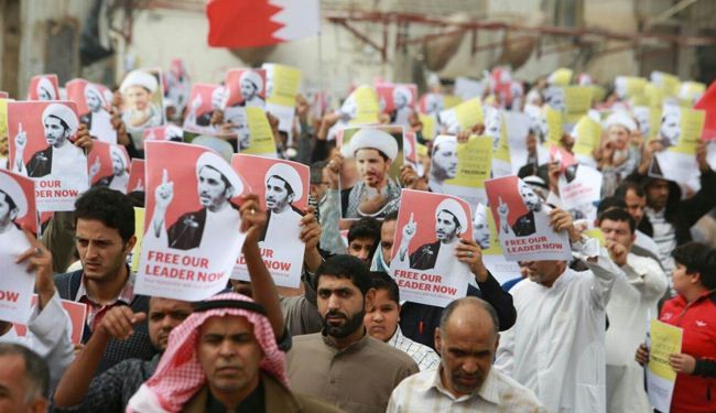 بالصور: تظاهرة ضخمة في البحرين تنديداً باعتقال الشيخ علي سلمان