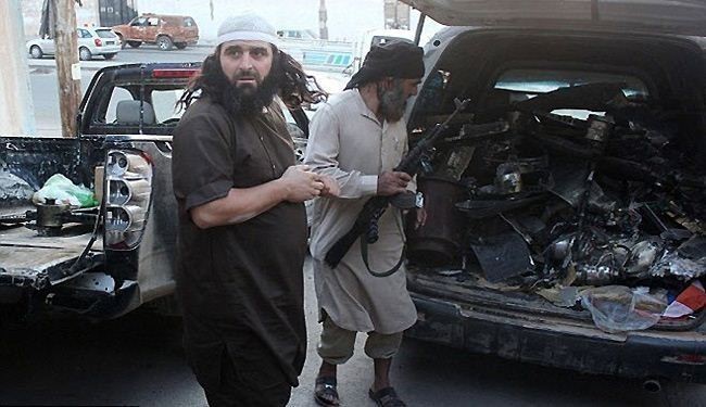 داعش لباس افغانی را بر معلمان الرمادی تحمیل کرد!