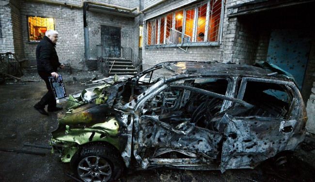 تجدد المعارك وسقوط ثلاثين قتيلا في شرق اوكرانيا