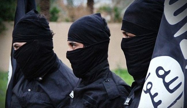 الديلي ميل: عشرات الانتحاريين يغادرون داعش أو يهربون