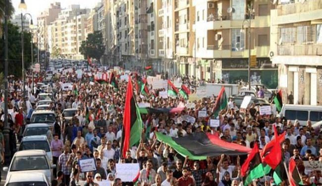 تظاهرة في بنغازي تطالب باسقاط حكومة عبدالله الثني
