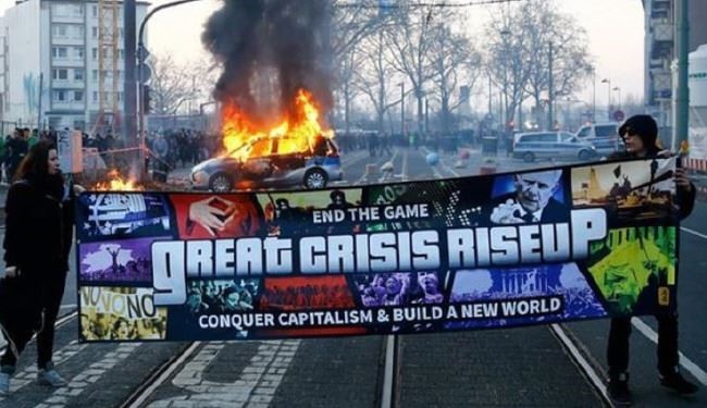 سرکوب تظاهرات ضد سرمایه‌داری توسط پلیس آلمان