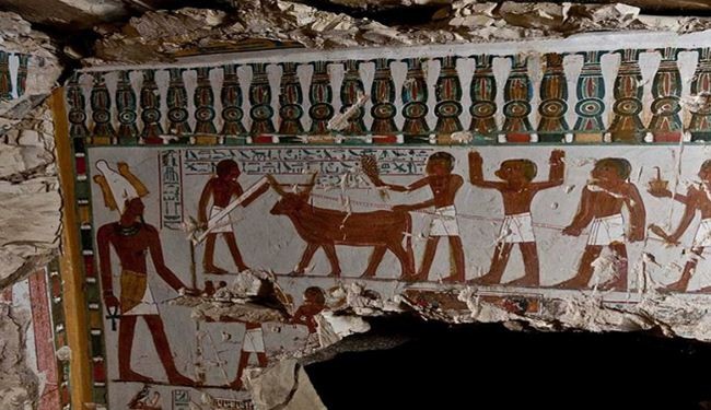 بالصور.. إكتشاف مقبرتين فرعونيتين بجداريات ذات ألوان مذهلة