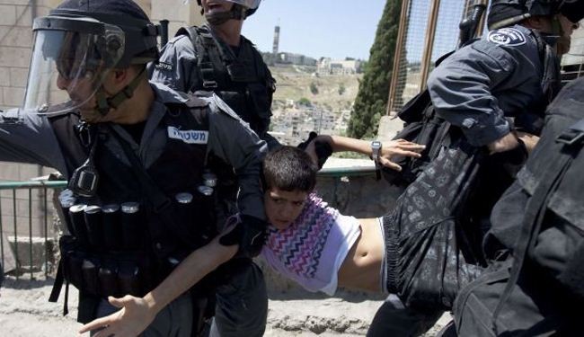 الاحتلال يعتقل 6 أطفال فلسطينيين من داخل الأقصى