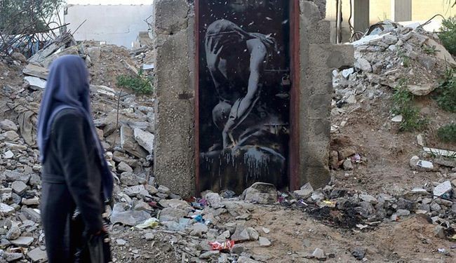 آثار زیبای هنرمند انگلیس بر دیوارهای غزه + عکس