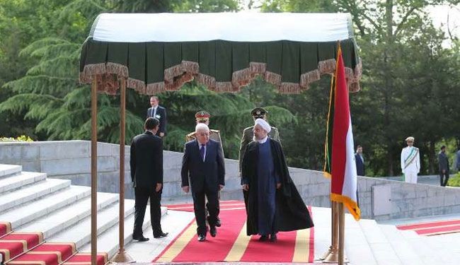الرئيس روحاني يستقبل رسميا نظيره العراقي فؤاد معصوم