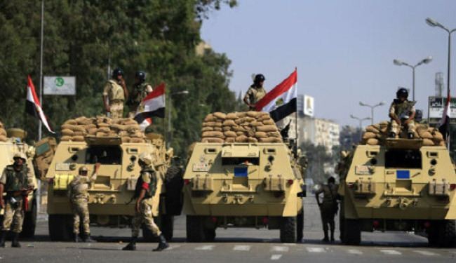 مقتل 8 أشخاص بينهم 4 جنود بتفجيرين في شمال سيناء