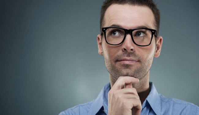 هل ترغب قراة افكار محدثك؟.. انظر لعينيه!