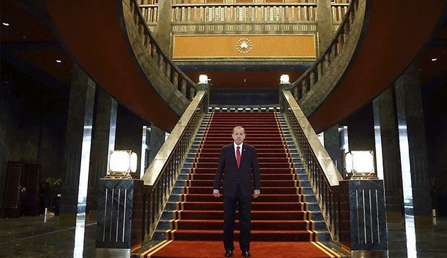 ساختن کاخ مجلل برای اردوغان به خاطر سوسک !