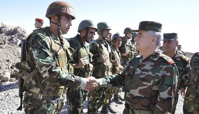 رئيس الاركان السوري يتفقد وحدات الجيش والمقاومة في القلمون