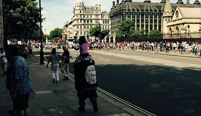 پرچم داعش در قلب لندن به اهتزاز درآمد
