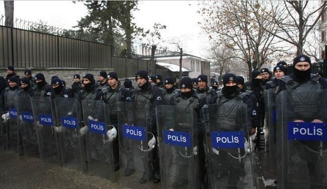 تركيا توقف251 شخصا في حملة ضد 