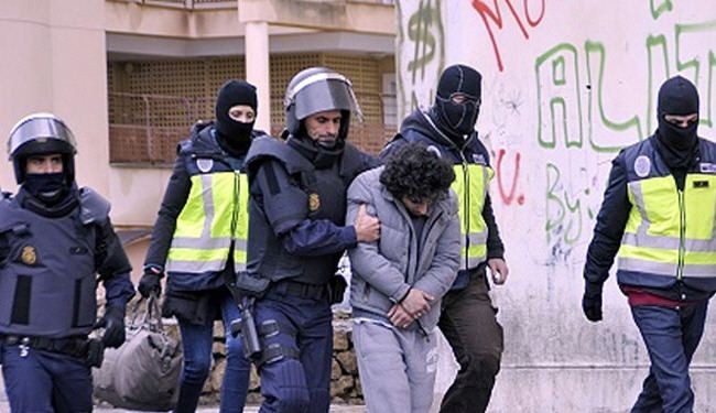 إسبانيا تسجن مسؤول تجنيد النساء في 
