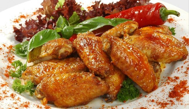 لن تتخيل ماذا يحدث لأجسامنا عند تناول رقاب الدجاج وأجنحتها!