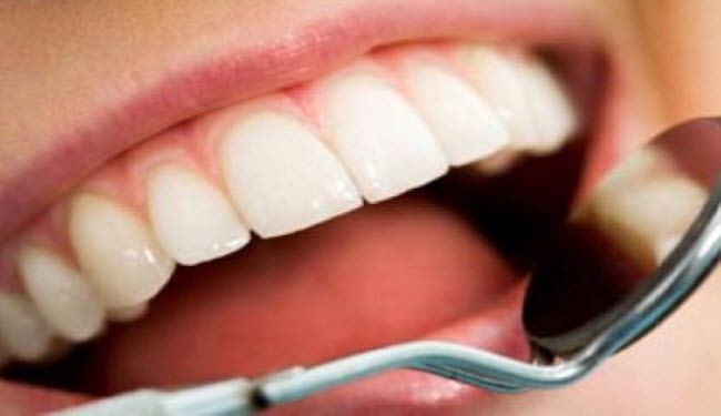 اليكم البدائل الطبيعية لتنظيف الأسنان وتقوية اللثة