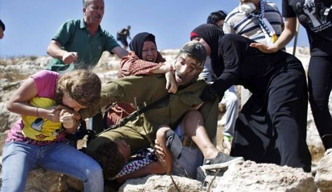 تلاش ستودنی دختربچه فلسطینی برای نجات برادرش+عکس