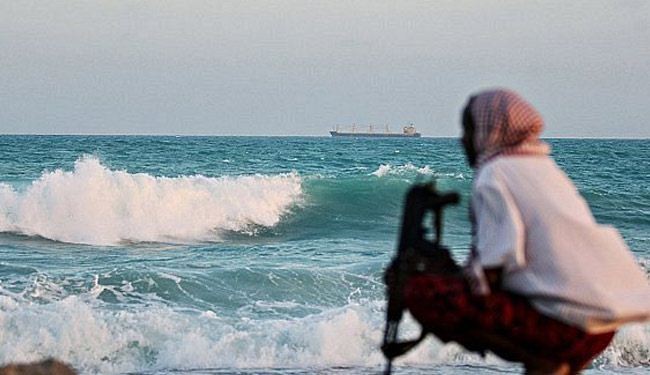 زورق صيد ايراني يهرب من القراصنة بعد اشهر من اختطافه