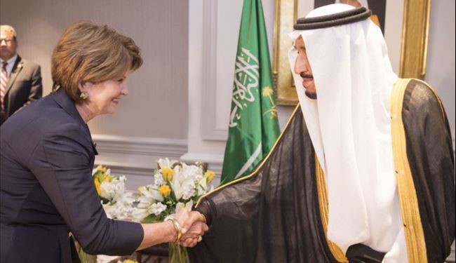 پادشاه عربستان بازدست گل به آب داد +عکس