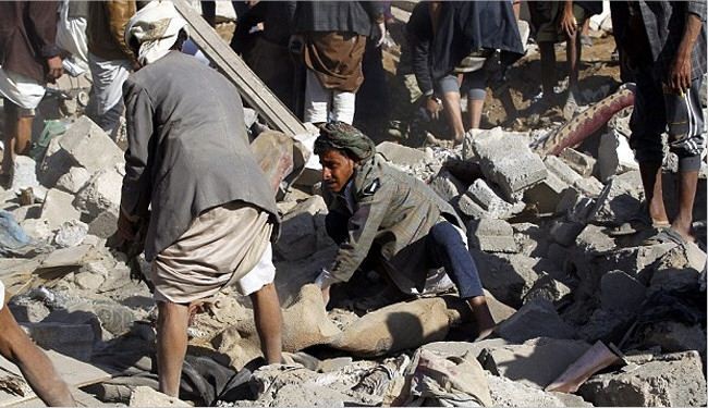 10 شهداء من أسرة واحدة بغارة العدوان السعودي وسط اليمن