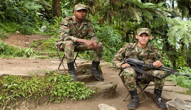 تفنگداران کلمبیایی با لباس ارتش سعودی در یمن
