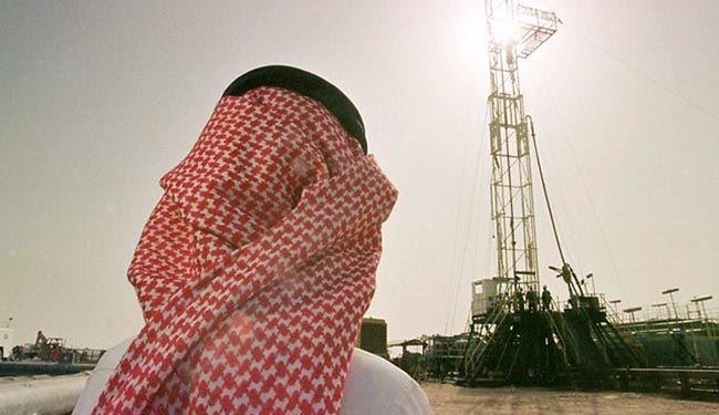 السعودية ترفع اسعار المحروقات للنجاة من المأزق الإقتصادي