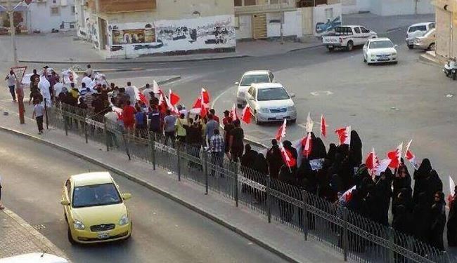 البحرينيون يتضامنون مع الشيخ النمر وينددون بالتعدي على الشعائر