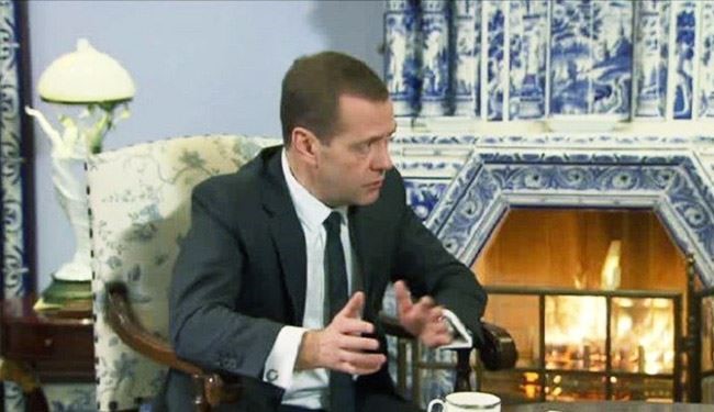 ميدفيديف لا يستبعد فرضية الارهاب بسقوط الطائرة