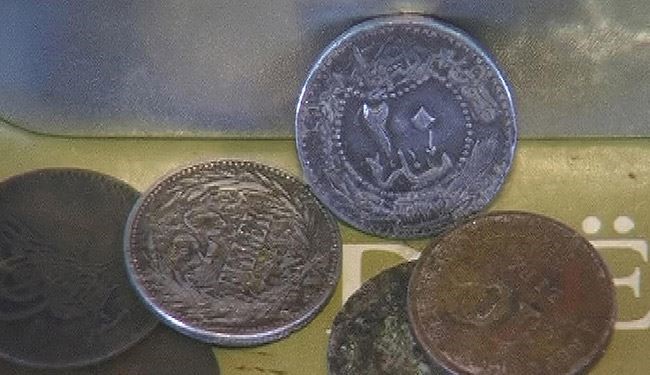 احباط محاولة تهريب قطع نقدية أثرية مصرية للامارات