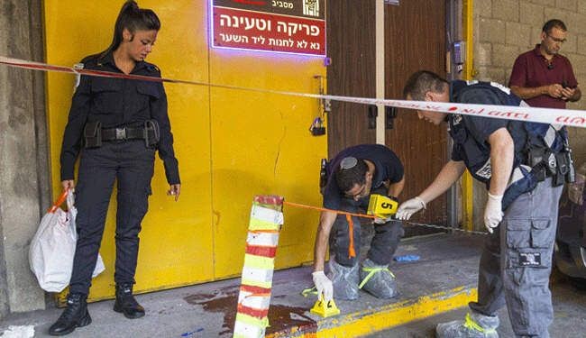 إصابة ٤ مستوطنين بجروح في عملية طعن جنوب تل أبيب