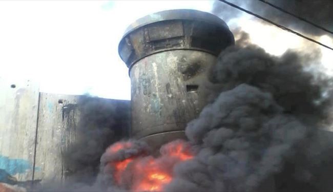 فلسطینی ها برج مراقبتی صهیونیست ها را آتش زدند