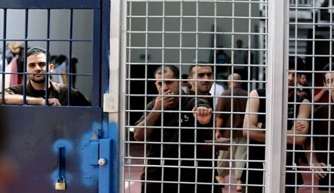 4 أسرى بسجون الاحتلال يواصلون إضرابهم عن الطعام