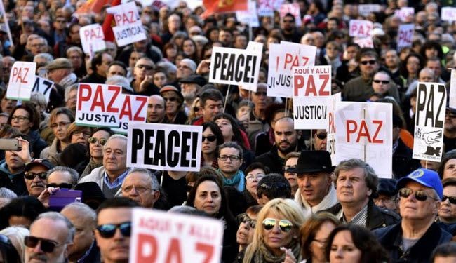 آلاف البريطانيين يتظاهرون لوقف الحرب في سوريا