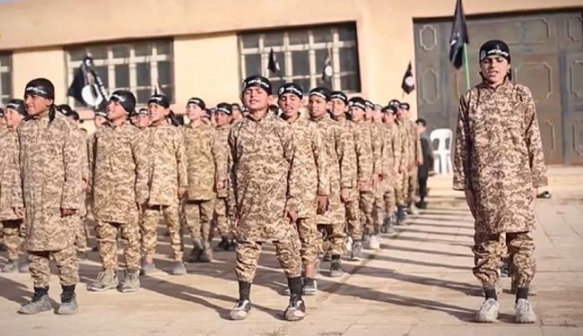 آموزش کودکان موصل در اردوگاه‌های داعش