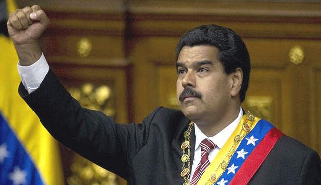 مادورو يتعهد بالدفاع عن الاستقرارالديموقراطي ب