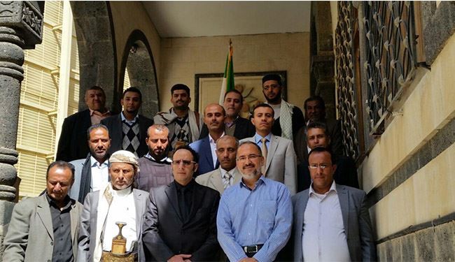 ممثلو الأحزاب اليمنية يزورون السفارة الإيرانية في صنعاء+صور