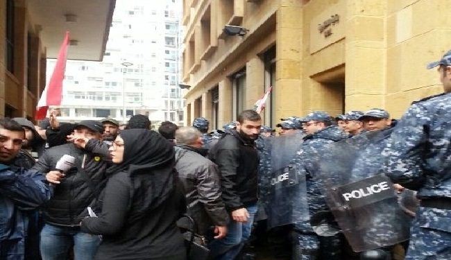 لبنان.. صدامات بين القوى الامنية ومتظاهرين من الحراك المدني