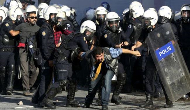 احتجاجات بتركيا على الاعتقالات وقمع الحريات وتنديد اوروبي