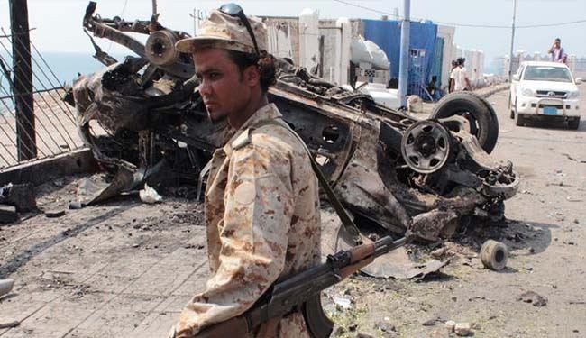 5 قتلى بينهم ضابط شرطة في عدن وتفجير مقر في لحج