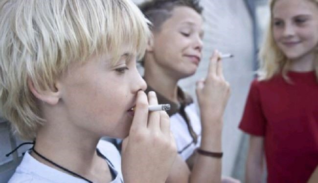 فرانسه؛ در مدرسه سیگار بکشید تا کشته نشوید!