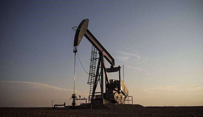 اتفاق على تجميد انتاج النفط عند مستوى كانون الثاني