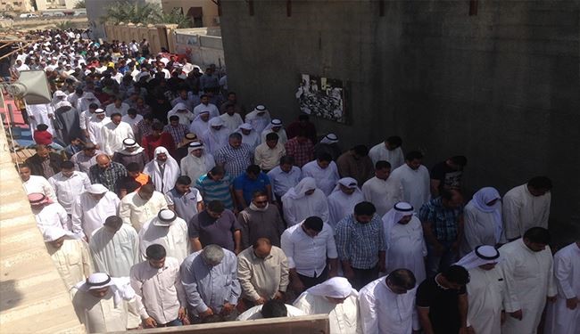 بالصور.. النظام البحريني يفشل بمنع الصلاة المركزية بالدراز