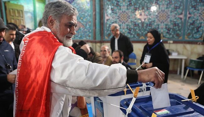 تمديد فترة التصويت في الانتخابات الايرانية للمرة الثانية