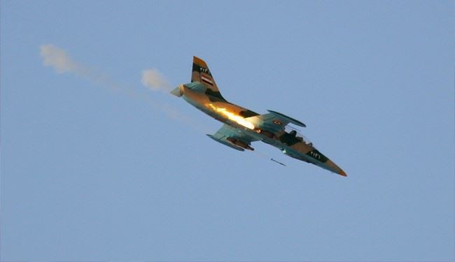 Syrian Fighter Jets Target ISIS Positions in Maheen in Homs Province