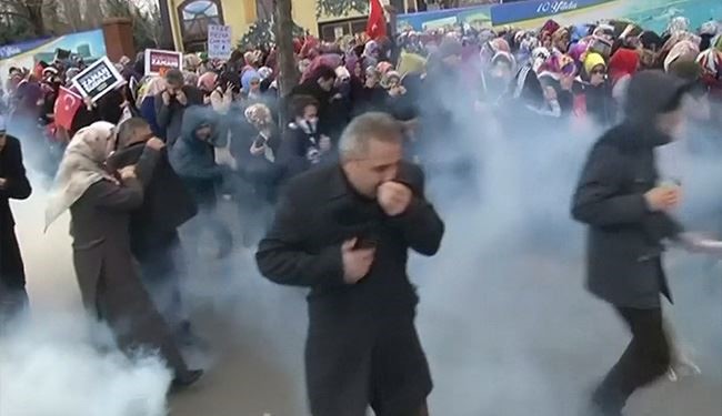 احتجاجات في تركيا ضد فرض الوصاية على أبرز صحف المعارضة