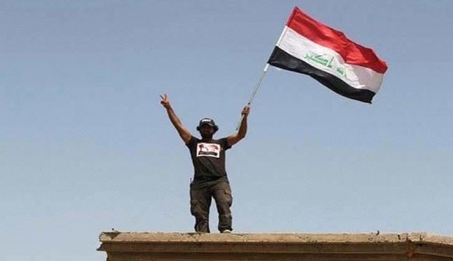 پرچم عراق در هیت برافراشته شد